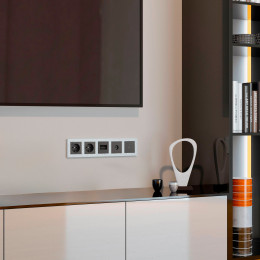 Рамка из поликарбоната на 5 постов Hammer белый