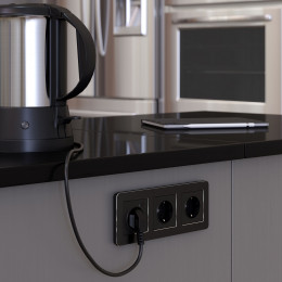 Рамка из металла на 3 поста Platinum черный алюминий