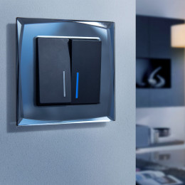 Рамка из стекла на 1 пост Diamant черный