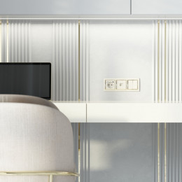 Рамка из поликарбоната на 3 поста Snabb слоновая кость/золото