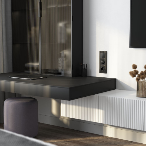 Купить Рамка из стекла на 3 поста Favorit черный в rum24.ru фото: 4