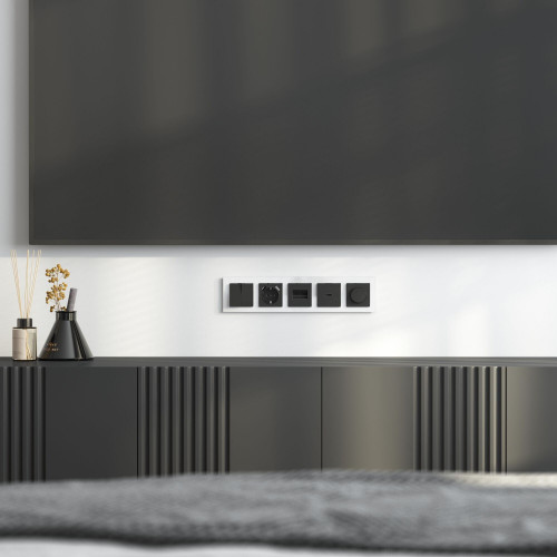 Купить Рамка из стекла на 5 постов Favorit белый в rum24.ru фото: 3