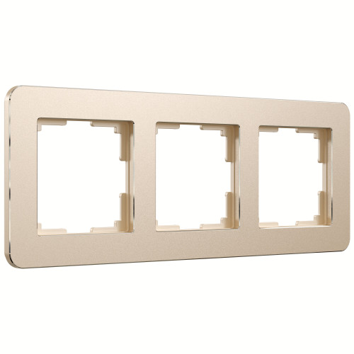 Купить Рамка из металла на 3 поста Platinum шампань в rum24.ru