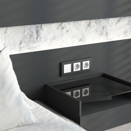 Рамка из стекла на 3 поста Senso черный soft-touch