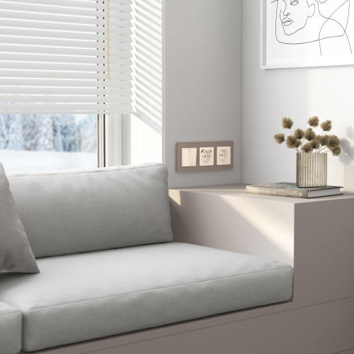 Купить Накладка для розетки USB (айвори акрил) Werkel W1179543 в rum24.ru фото: 3