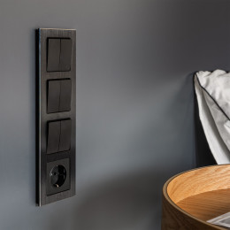 Рамка из металла на 4 поста Аluminium черный алюминий