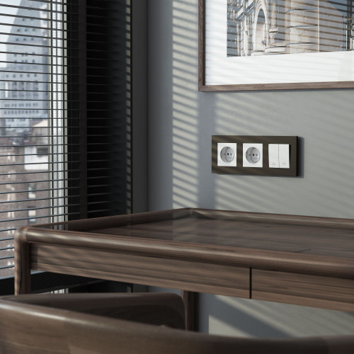 Купить Рамка из поликарбоната на 3 поста Slab бронза софт в rum24.ru фото: 2