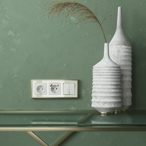 Купить Рамка из металла на 3 поста Baguette айвори/латунь в rum24.ru фото: 5