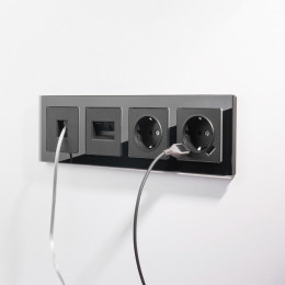 Рамка из стекла на 4 поста Favorit черный