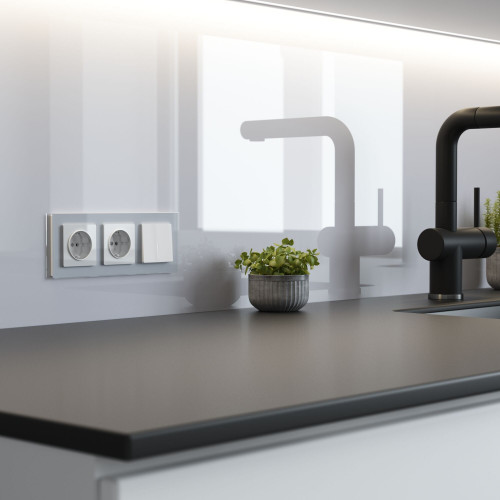 Купить Выключатель одноклавишный проходной с подсветкой (белый акрил) Werkel W1112141 в rum24.ru фото: 2