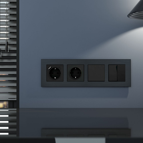 Купить Рамка из металла на 4 поста АluMax черный алюминий в rum24.ru фото: 2