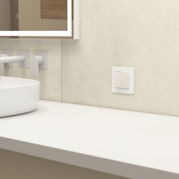 Рамка из стекла на 1 пост Favorit белый матовый