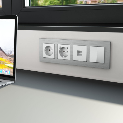 Купить Рамка из металла на 4 поста АluMax алюминий в rum24.ru фото: 2