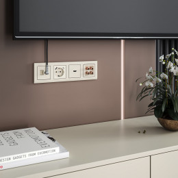 Рамка из поликарбоната на 4 поста Stark слоновая кость