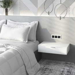 Рамка из стекла на 3 поста Favorit белый матовый