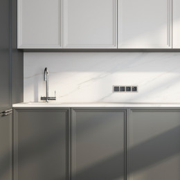 Рамка из стекла на 4 поста Favorit дымчатый