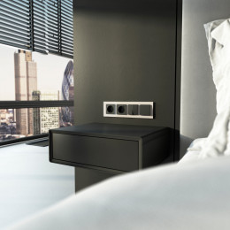 Рамка из стекла на 4 поста Favorit дымчатый