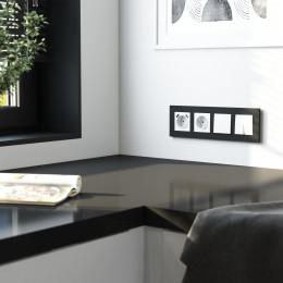 Рамка из поликарбоната на 4 поста Slab черный софт