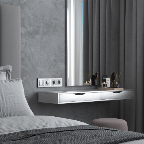 Купить Рамка из металла на 4 поста Baguette белый/серебро в rum24.ru фото: 3