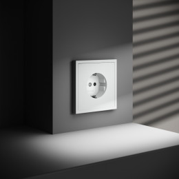 Розетка встраиваемая VOLTUM S70 с заземлением и защитными шторками, (белый матовый) VLS040202