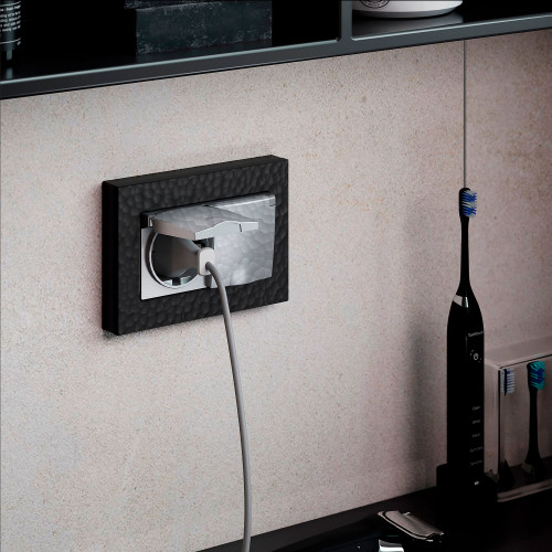 Купить Рамка из поликарбоната для двойной розетки Hammer черный в rum24.ru фото: 3