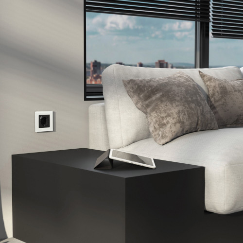 Купить Рамка из стекла на 1 пост Senso белый soft-touch в rum24.ru фото: 3