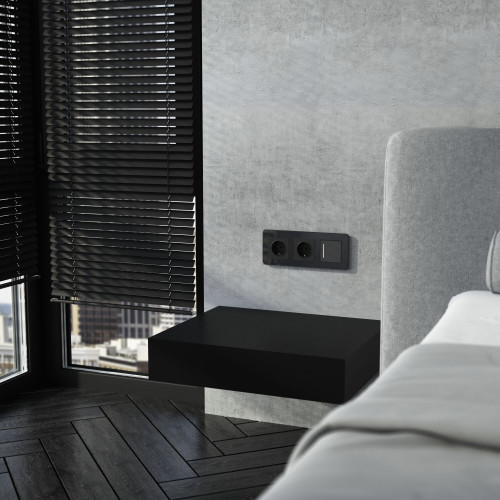 Купить Розетка с заземлением и шторками (черный акрил) Werkel W1171148 в rum24.ru фото: 3