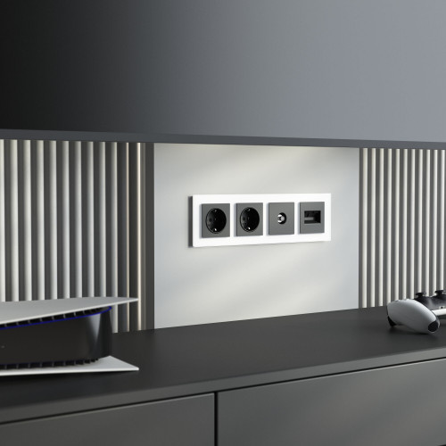 Купить Рамка из стекла на 4 поста Favorit белый матовый в rum24.ru фото: 4