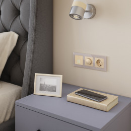 Рамка из стекла на 3 поста Favorit дымчатый