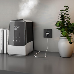 Рамка из стекла на 1 пост Favorit черный