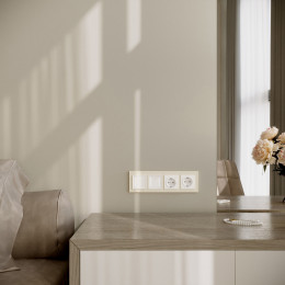 Рамка из поликарбоната на 4 поста Slab айвори софт