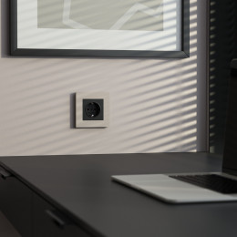 W0012917/ Рамка на 1 пост Slab (дымчатый софт)