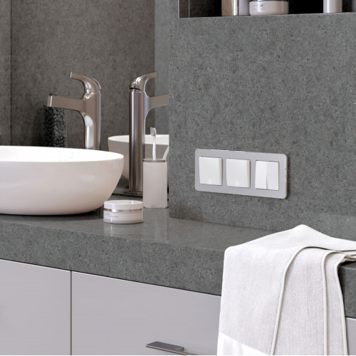 Купить Рамка из металла на 3 поста Platinum алюминий в rum24.ru фото: 3