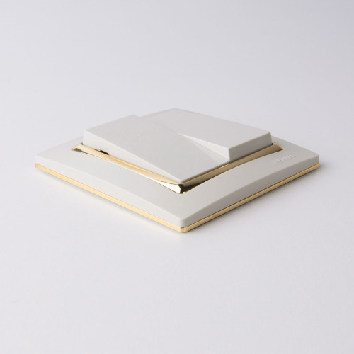 Купить Рамка из поликарбоната на 1 пост Snabb слоновая кость/золото в rum24.ru фото: 3