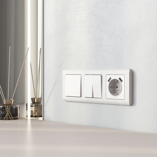 Купить Рамка из поликарбоната на 3 поста Stream перламутровый в rum24.ru фото: 3