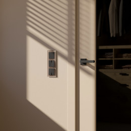 Рамка из стекла на 3 поста Favorit латте