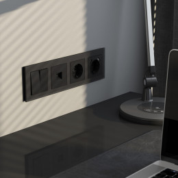 Рамка из стекла на 4 поста Senso черный soft-touch