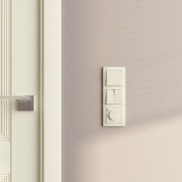 Рамка из поликарбоната на 3 поста Snabb Basic слоновая кость