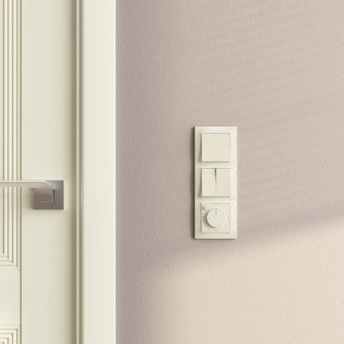 Купить Рамка из поликарбоната на 3 поста Snabb Basic слоновая кость в rum24.ru фото: 2