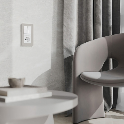 Купить Рамка из поликарбоната на 2 поста Split дымчатый/белый, soft-touch в rum24.ru фото: 2