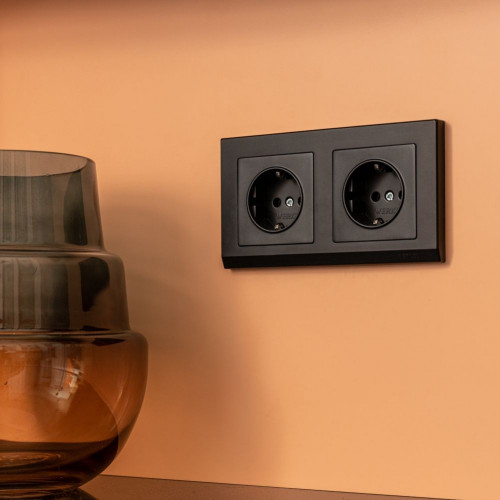 Купить Рамка из поликарбоната на 2 поста Stark черный в rum24.ru фото: 5