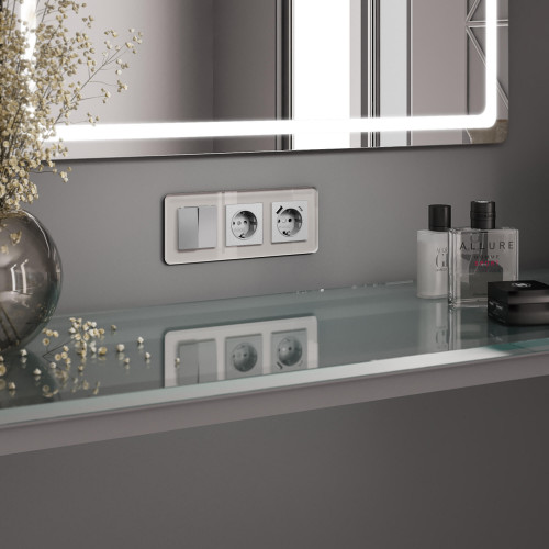 Купить Рамка из стекла на 3 поста Elite дымчатый W0032417 в rum24.ru фото: 2