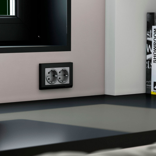 Купить Рамка из поликарбоната для двойной розетки Stark черный в rum24.ru фото: 5