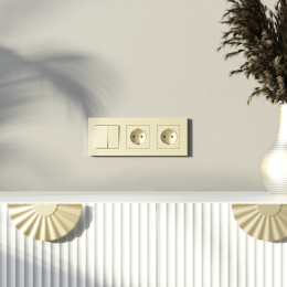 W0032911/ Рамка на 3 поста Slab (шампань софт)