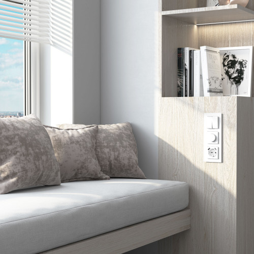 Купить Рамка из стекла на 3 поста Senso белый soft-touch в rum24.ru фото: 3