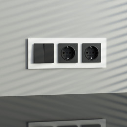 Рамка из стекла на 3 поста Senso белый soft-touch