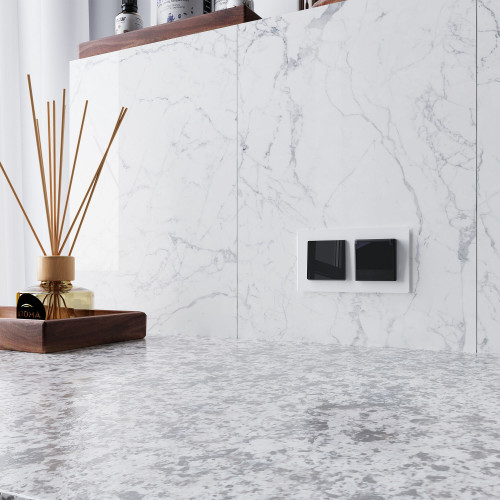 Купить Розетка влагозащ. с зазем. с защит. крышкой и шторками (черный акрил) Werkel W1171248 в rum24.ru фото: 3