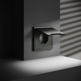 Розетка встраиваемая VOLTUM S70 с заземлением, защитными шторками и крышкой (титан) VLS040306