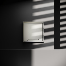 Розетка встраиваемая VOLTUM S70 с заземлением, защитными шторками и крышкой (шелк) VLS040304