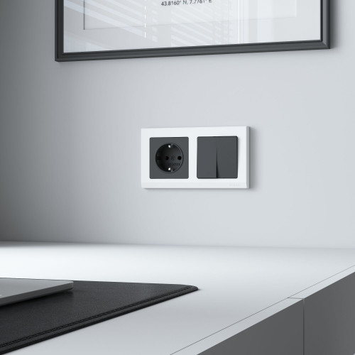 Купить Рамка из поликарбоната на 2 поста Stark белый в rum24.ru фото: 3